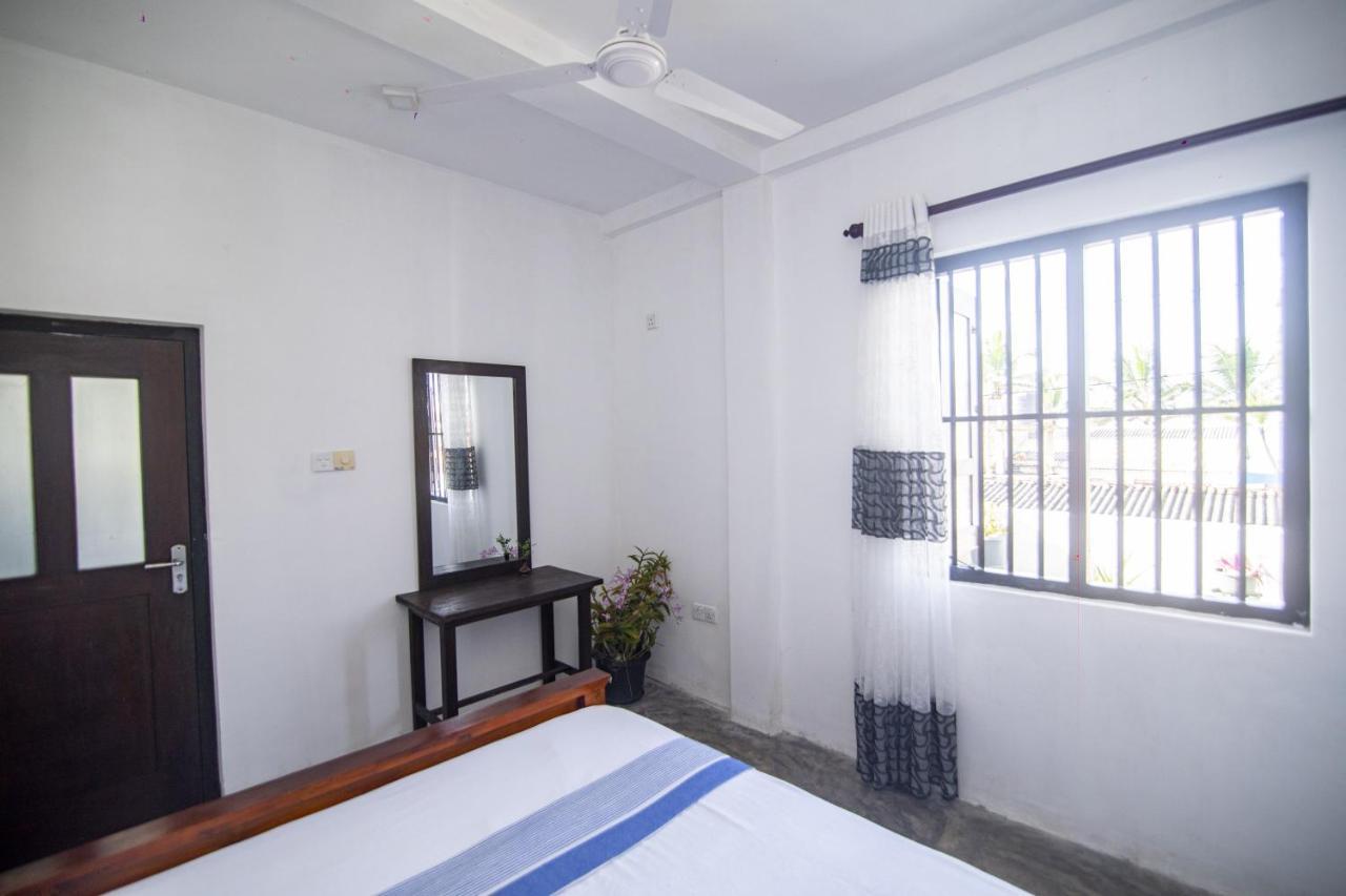 Aira Hotel Bussa Buitenkant foto