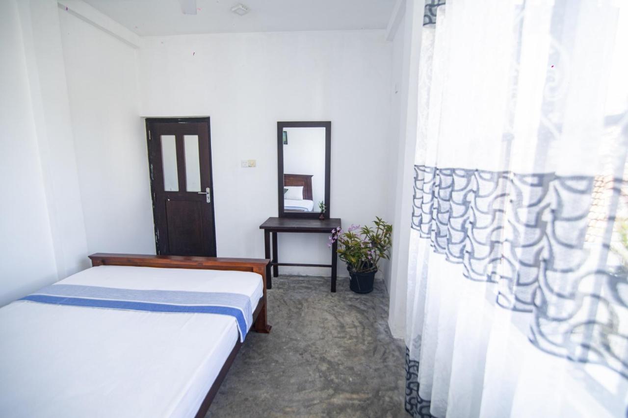 Aira Hotel Bussa Buitenkant foto